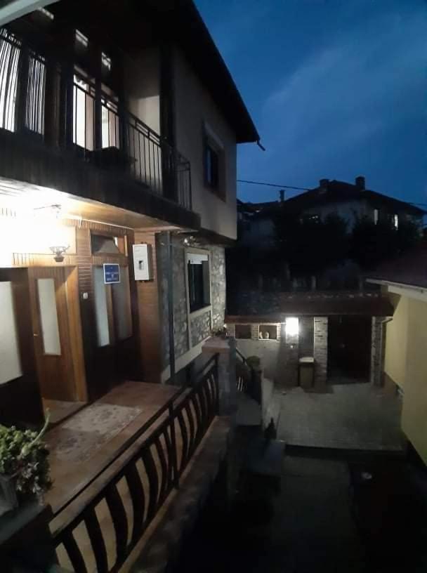 **etno Vila** -