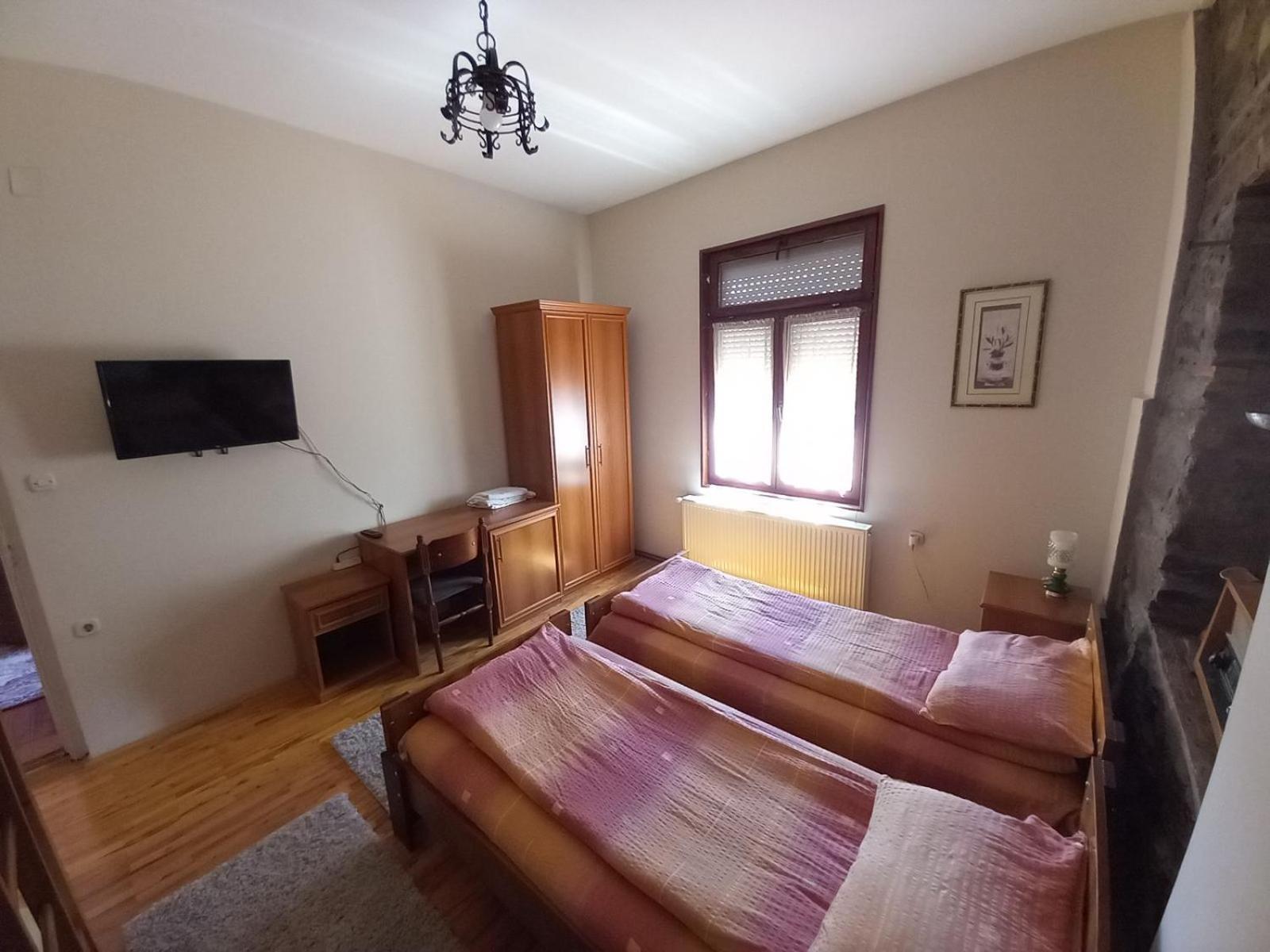 **etno Vila** -
